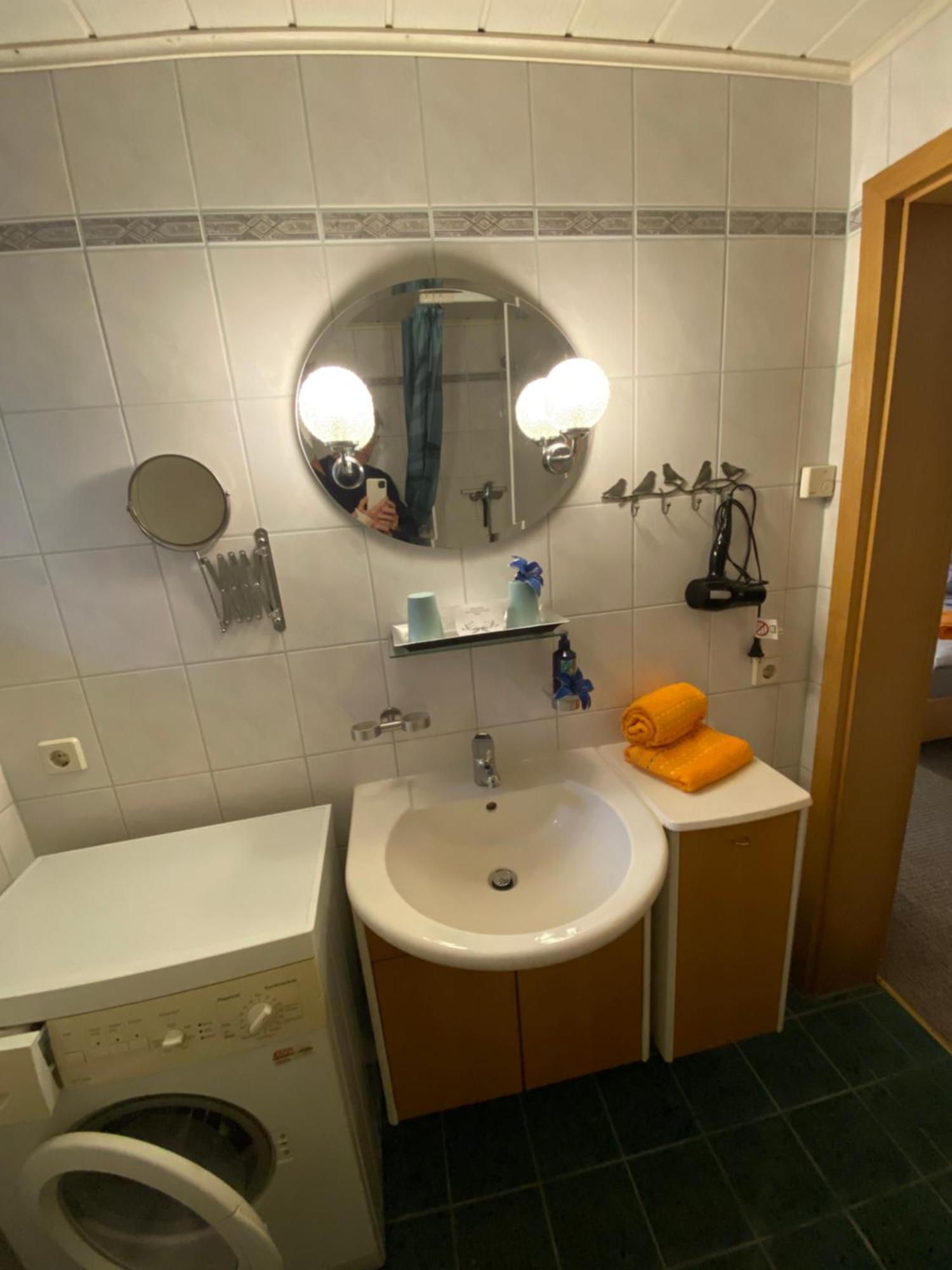 Grosse Helle Wohnung Am Wald In Bad Saarow Nahe Gruenheide Und Berlin Souterrain מראה חיצוני תמונה