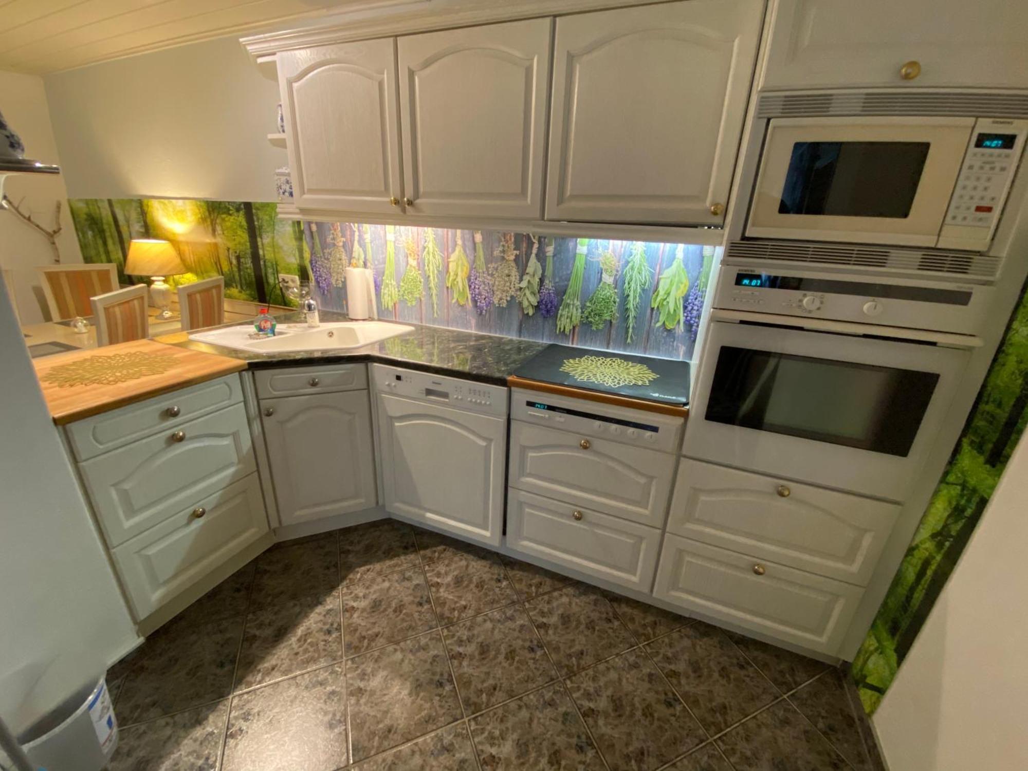 Grosse Helle Wohnung Am Wald In Bad Saarow Nahe Gruenheide Und Berlin Souterrain מראה חיצוני תמונה