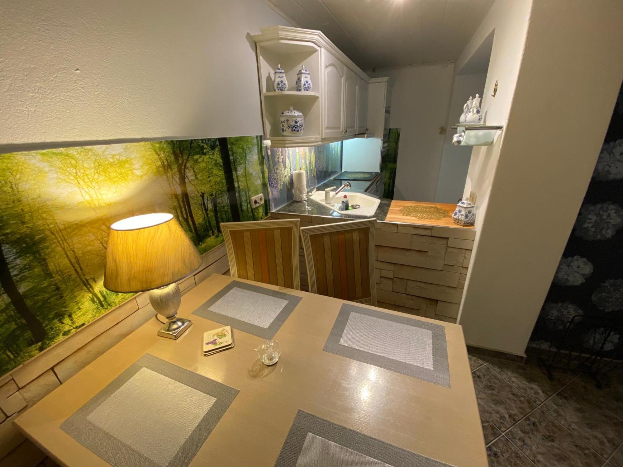 Grosse Helle Wohnung Am Wald In Bad Saarow Nahe Gruenheide Und Berlin Souterrain מראה חיצוני תמונה