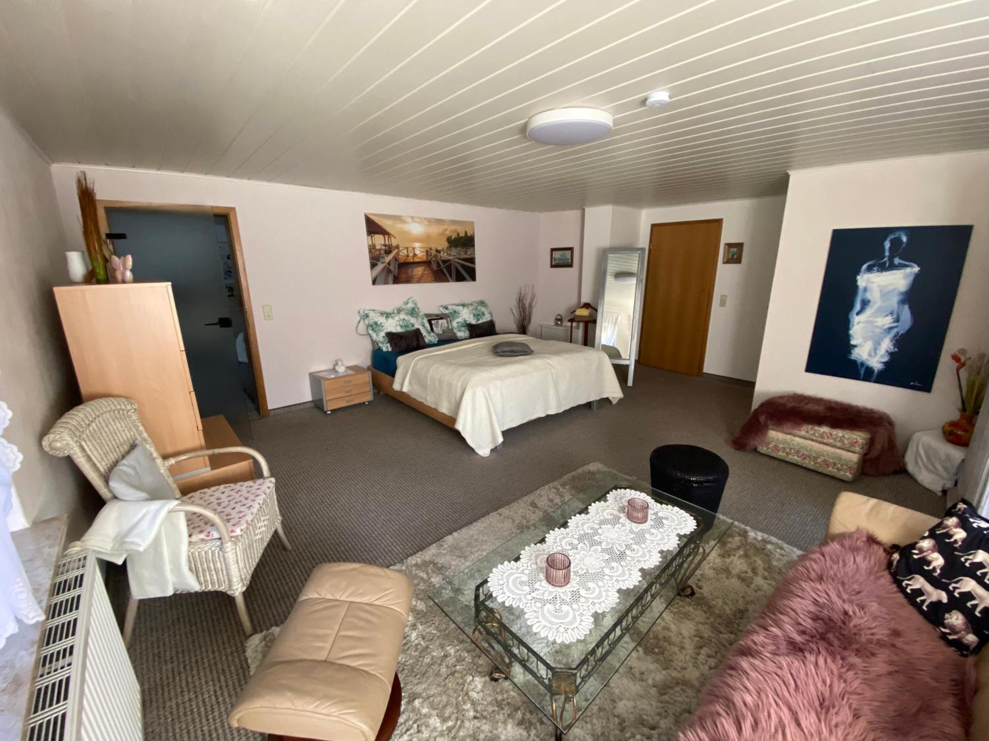 Grosse Helle Wohnung Am Wald In Bad Saarow Nahe Gruenheide Und Berlin Souterrain מראה חיצוני תמונה